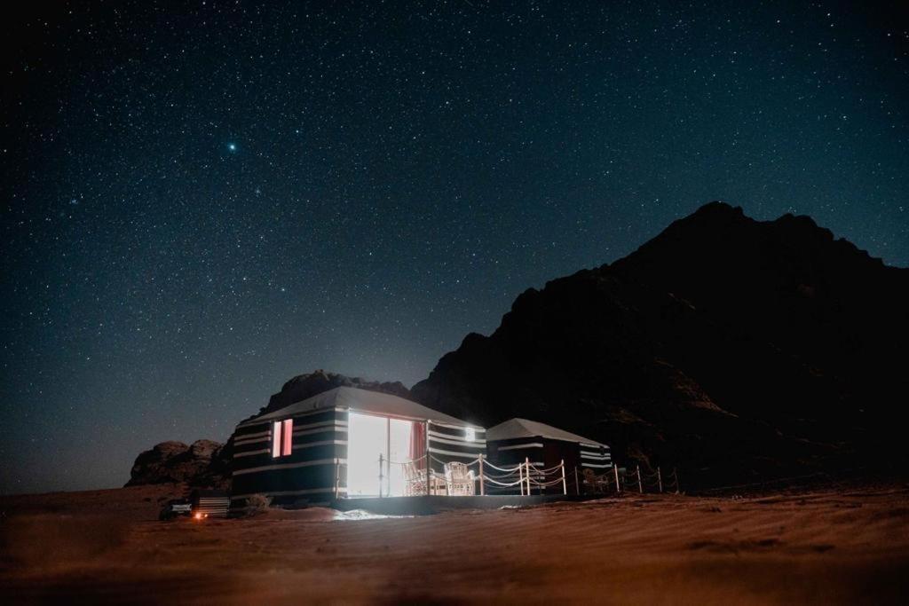 Wadi Rum Sky Tours & Camp Zewnętrze zdjęcie